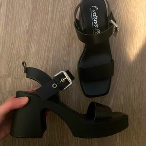 brand new l’intervalle heels